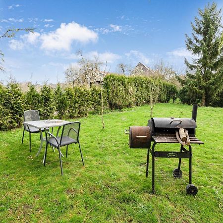 Charming Chalet In Beauraing With Fenced Garden Bagian luar foto