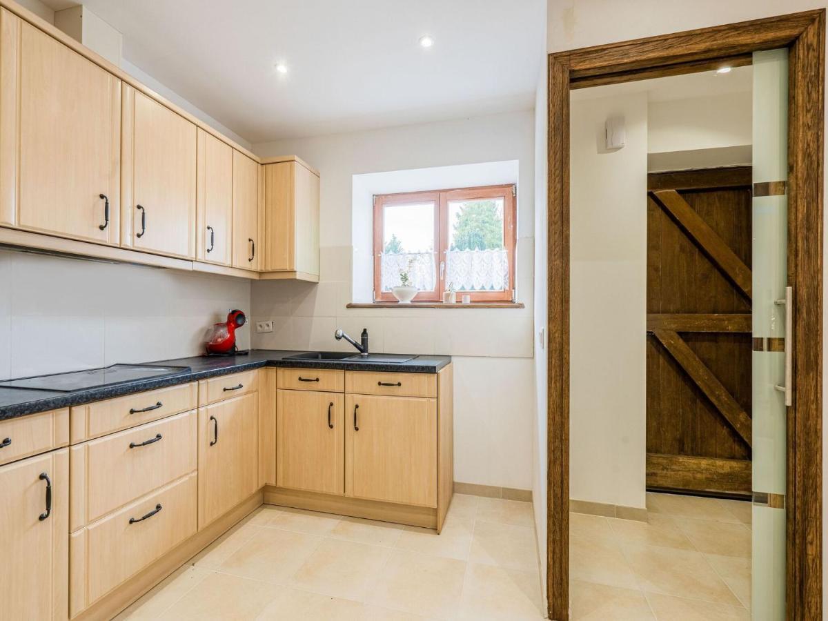Charming Chalet In Beauraing With Fenced Garden Bagian luar foto