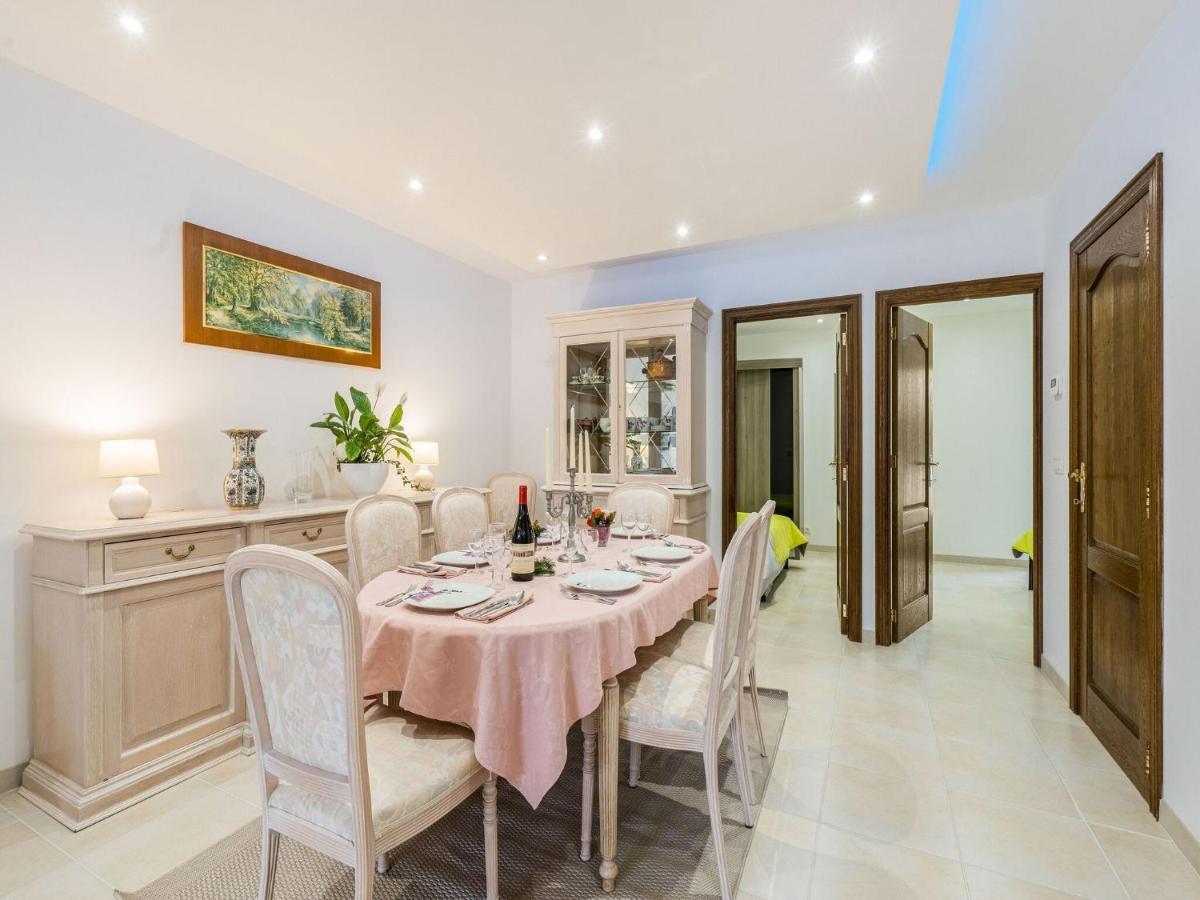 Charming Chalet In Beauraing With Fenced Garden Bagian luar foto