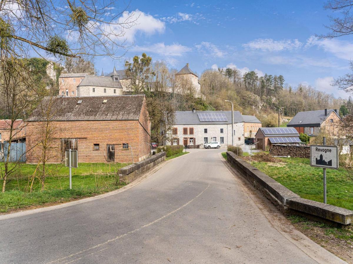 Charming Chalet In Beauraing With Fenced Garden Bagian luar foto